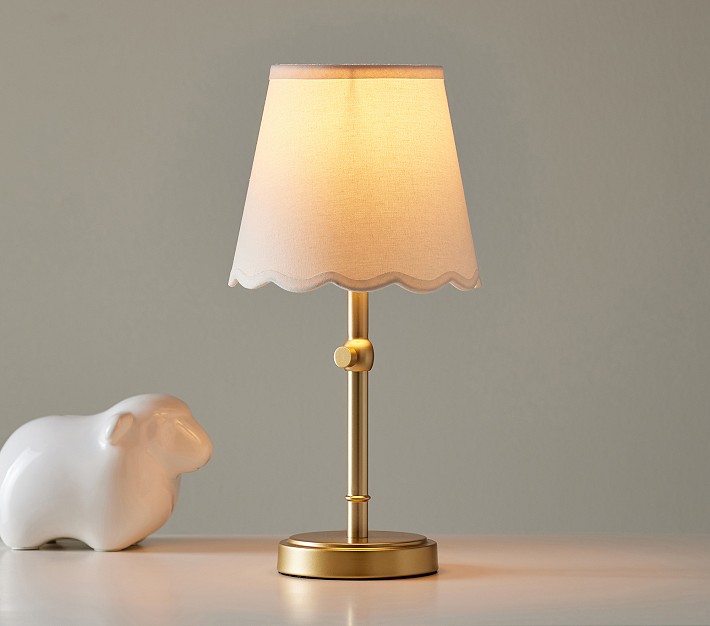open-box-amelia-adjustable-table-lamp-15-18-o